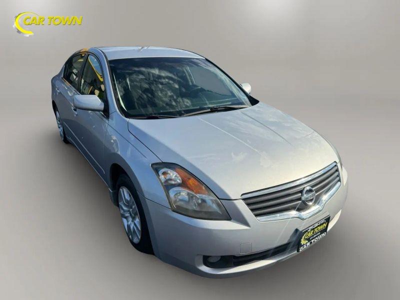 Vehicle photo 5