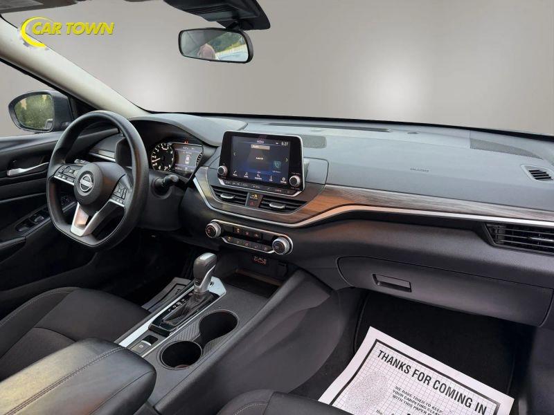 Vehicle photo 18