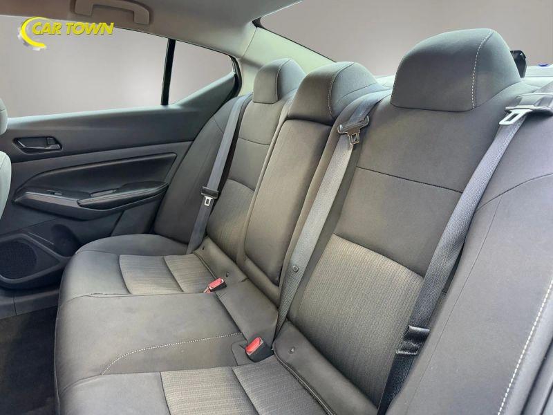 Vehicle photo 23