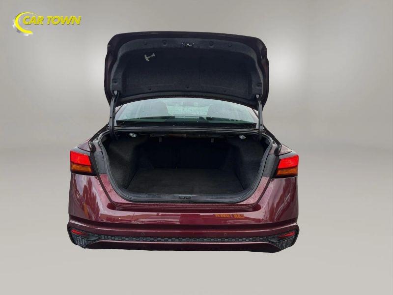 Vehicle photo 26