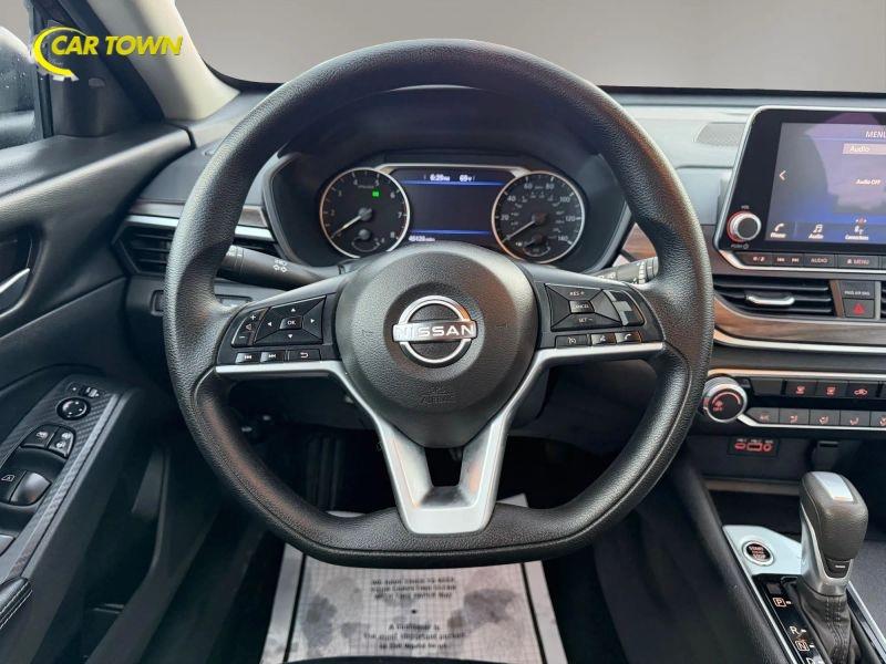 Vehicle photo 27
