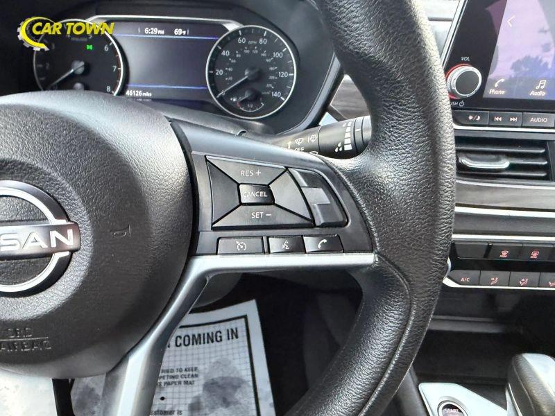 Vehicle photo 29