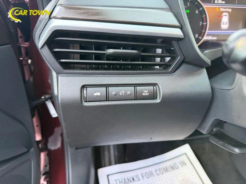 Vehicle photo 31