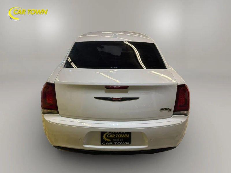 Vehicle photo 10