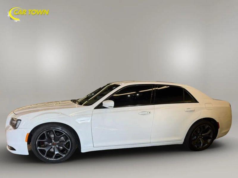 Vehicle photo 14
