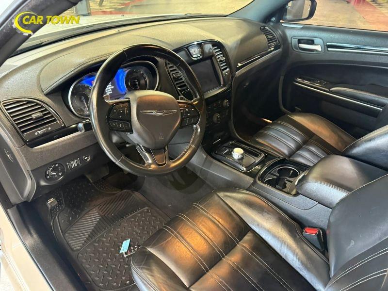 Vehicle photo 16