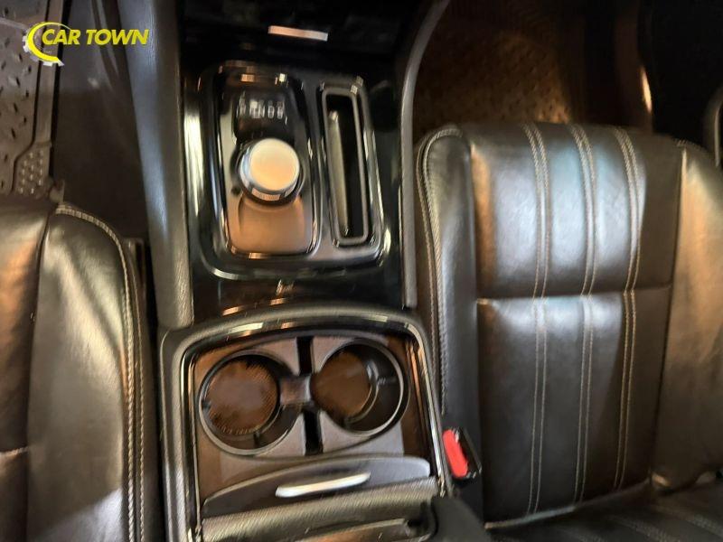 Vehicle photo 20
