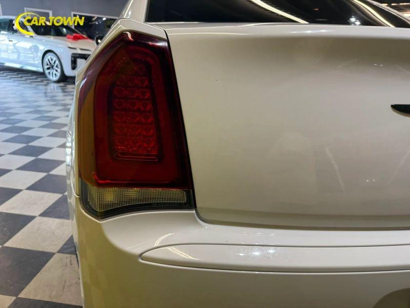 Vehicle photo 31