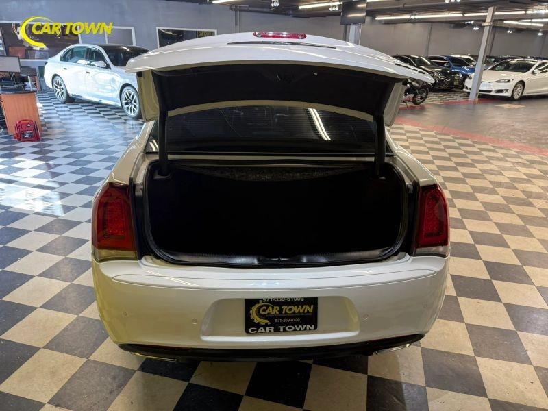 Vehicle photo 32