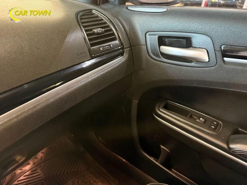 Vehicle photo 38