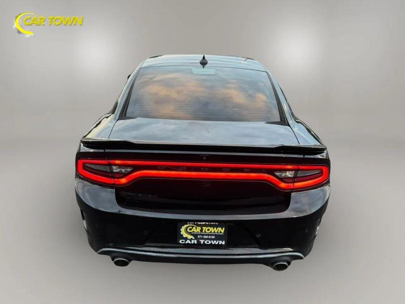 Vehicle photo 10