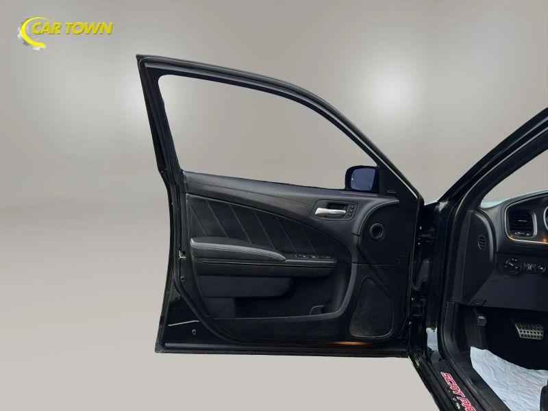 Vehicle photo 20