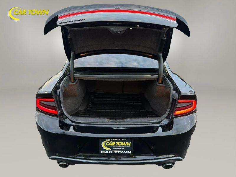 Vehicle photo 25