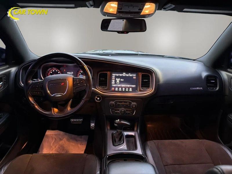 Vehicle photo 26