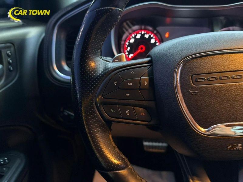 Vehicle photo 29