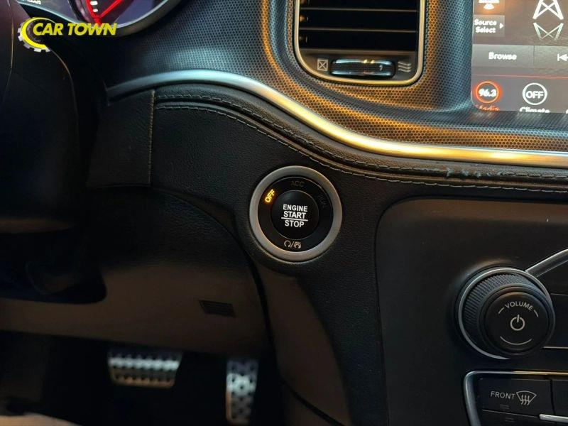 Vehicle photo 31