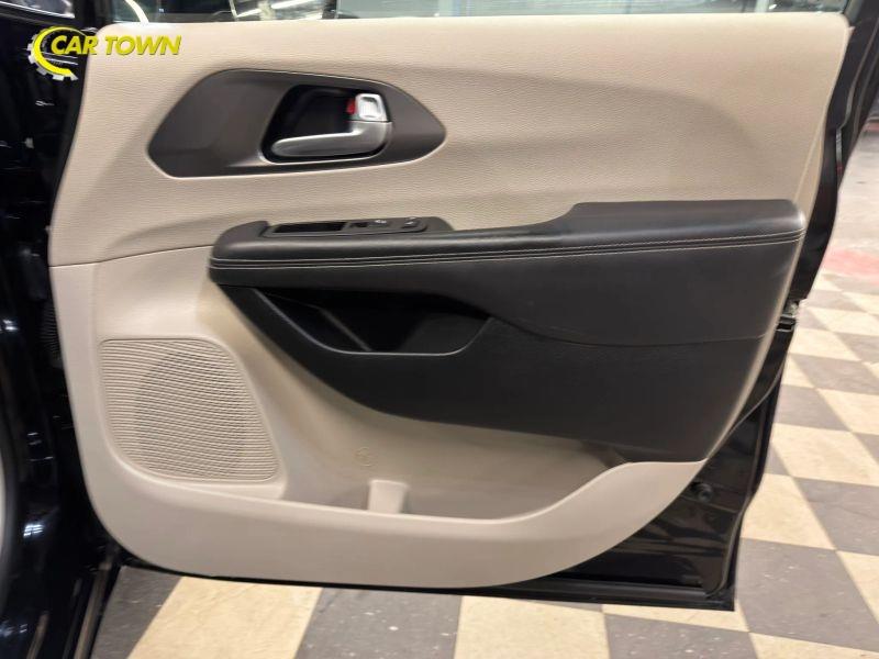 Vehicle photo 22