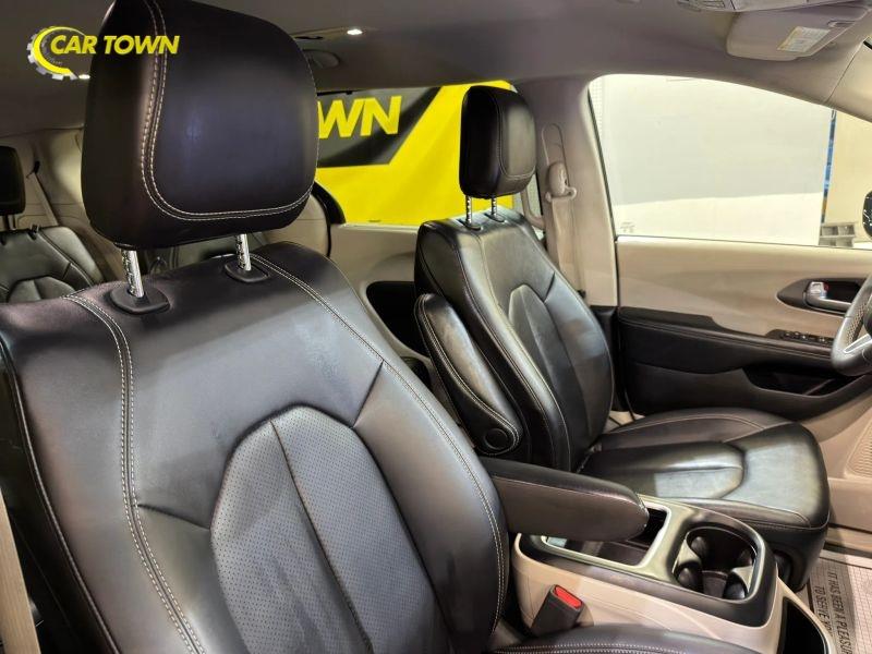 Vehicle photo 23