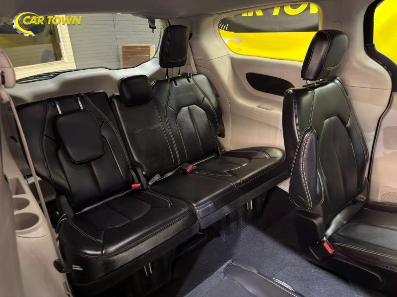 Vehicle photo 25