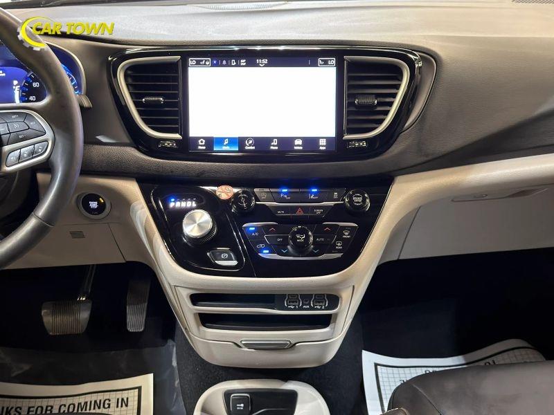 Vehicle photo 30