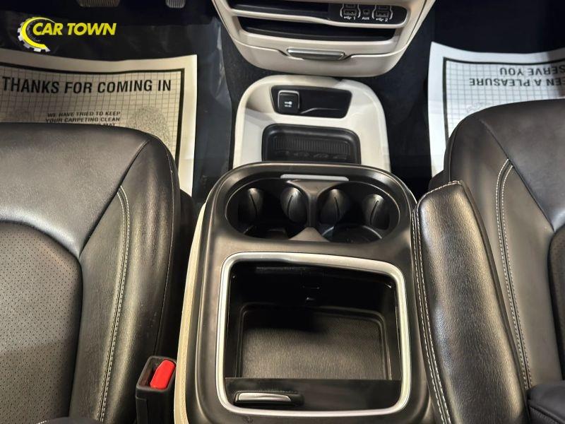 Vehicle photo 31