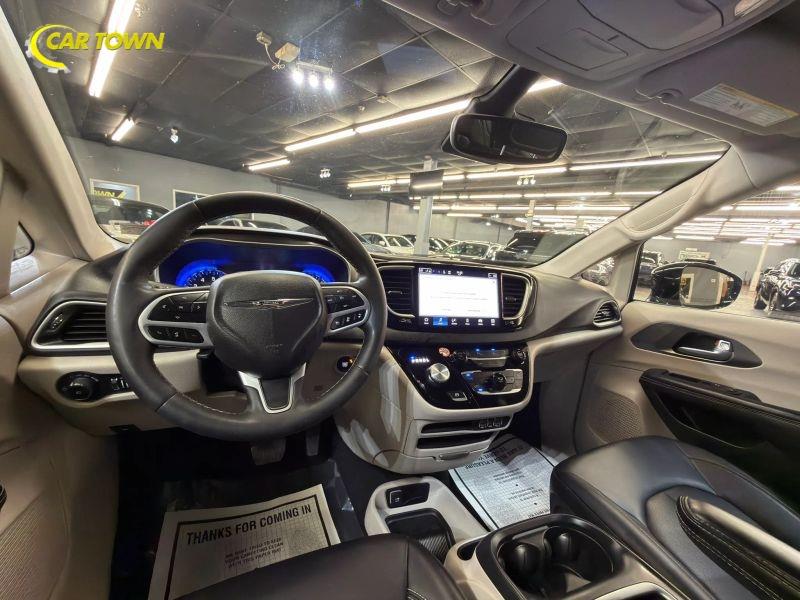 Vehicle photo 33
