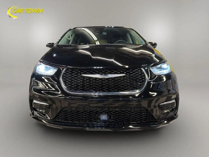 Vehicle photo 4