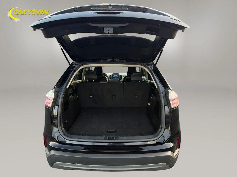 Vehicle photo 25