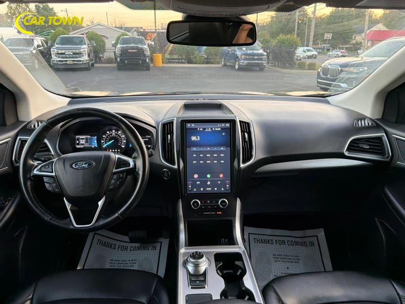 Vehicle photo 26