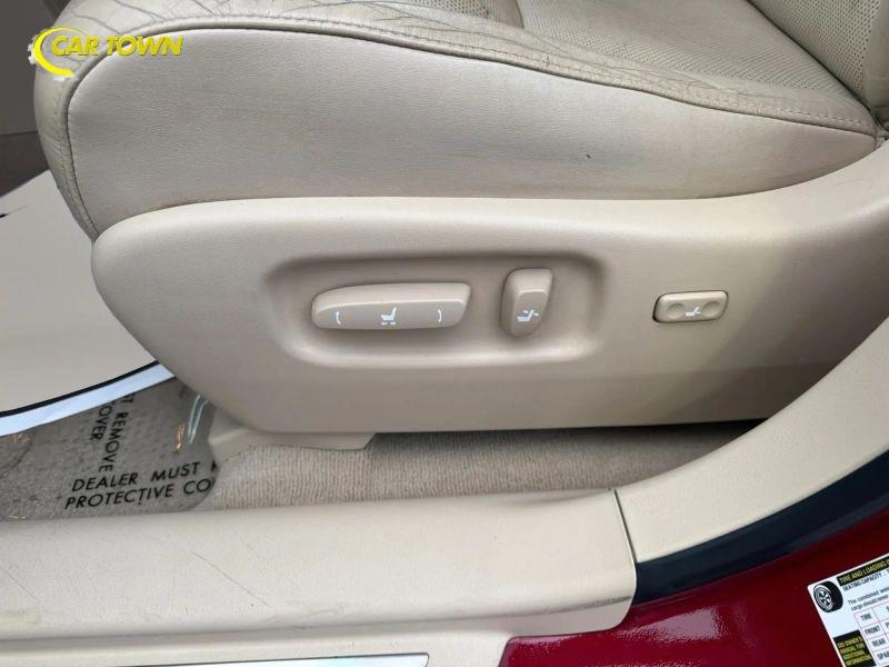 Vehicle photo 17