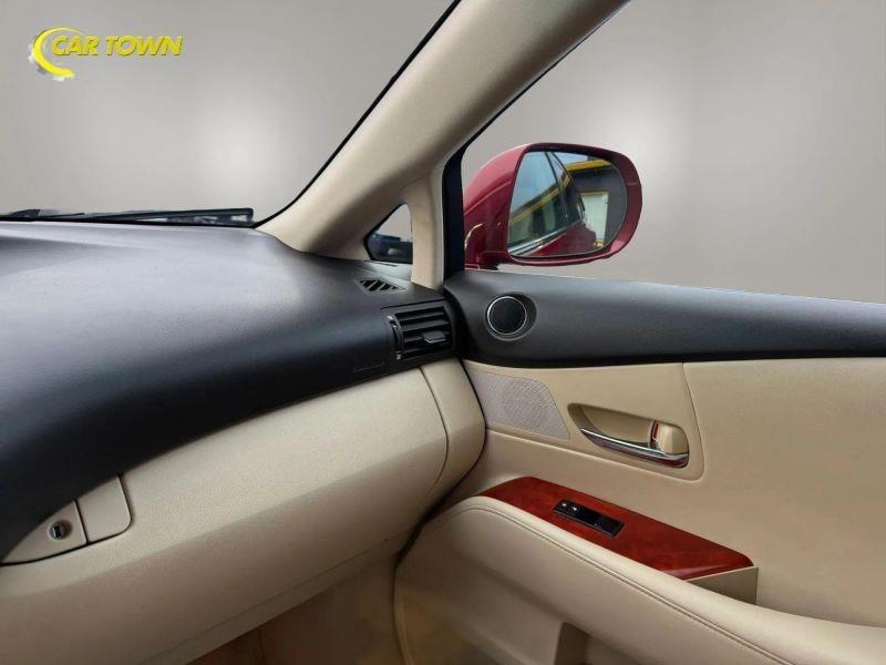 Vehicle photo 21