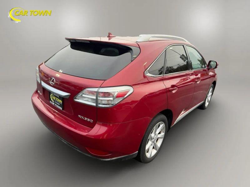 Vehicle photo 8