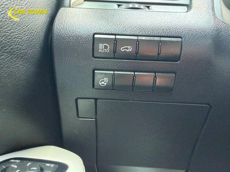 Vehicle photo 27