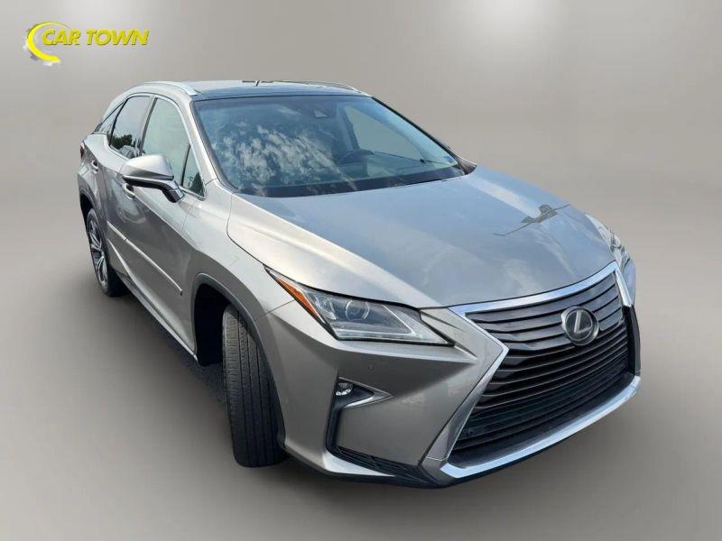 Vehicle photo 5