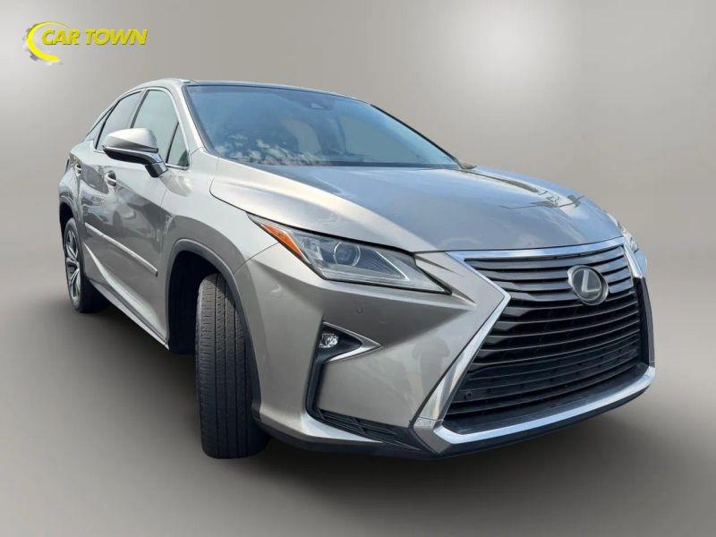 Vehicle photo 6