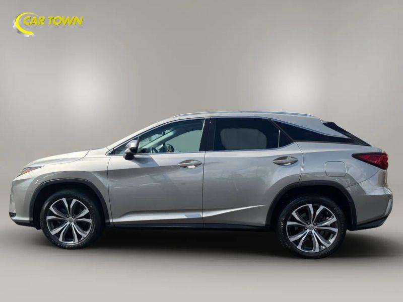 Vehicle photo 14