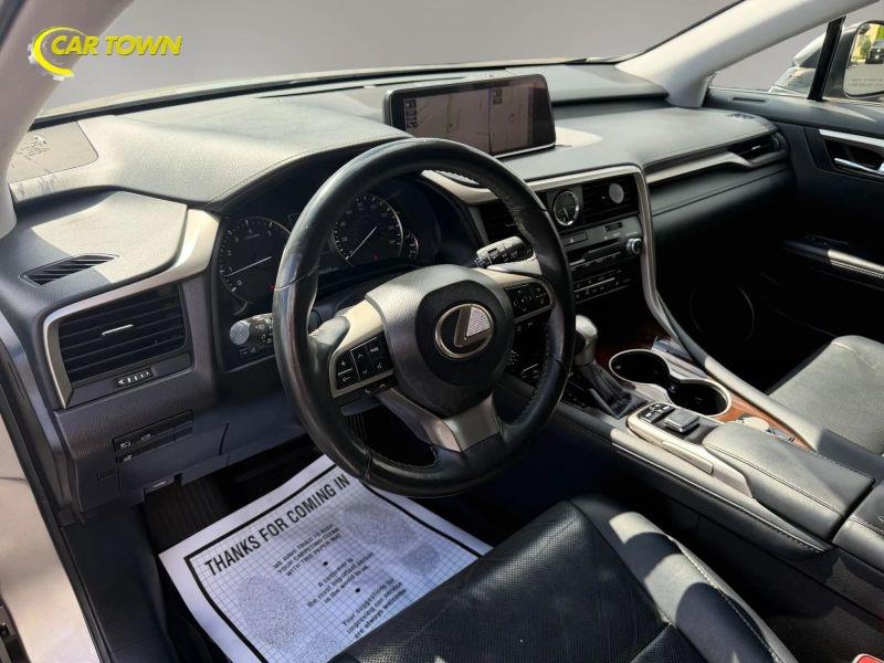Vehicle photo 16