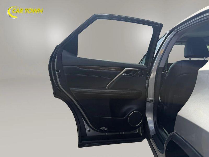 Vehicle photo 20