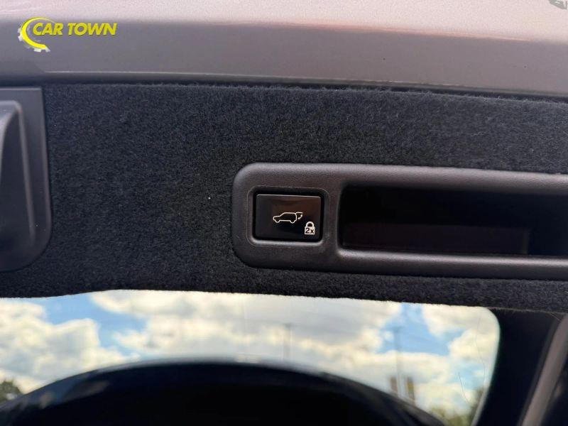 Vehicle photo 27