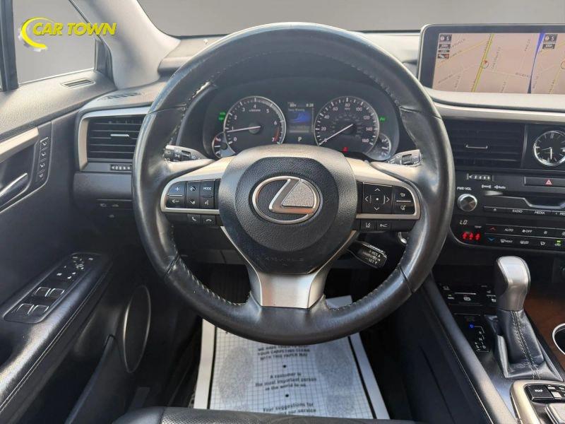 Vehicle photo 33