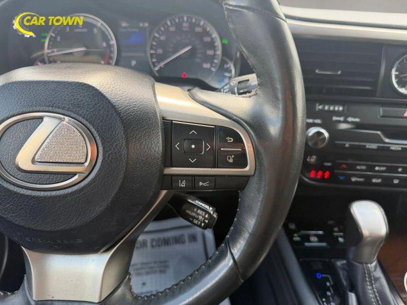 Vehicle photo 34