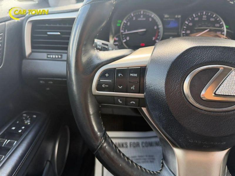 Vehicle photo 35