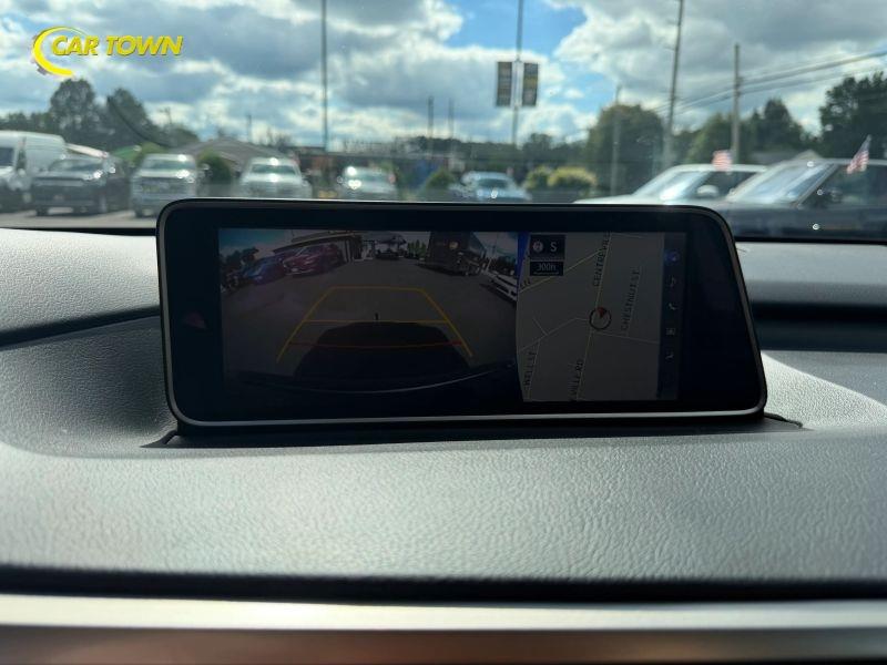 Vehicle photo 38