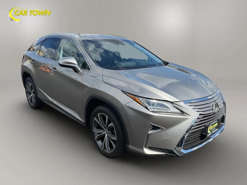 Vehicle photo 5
