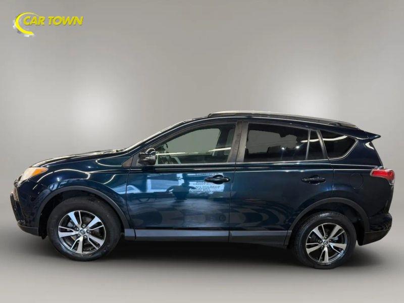 Vehicle photo 14