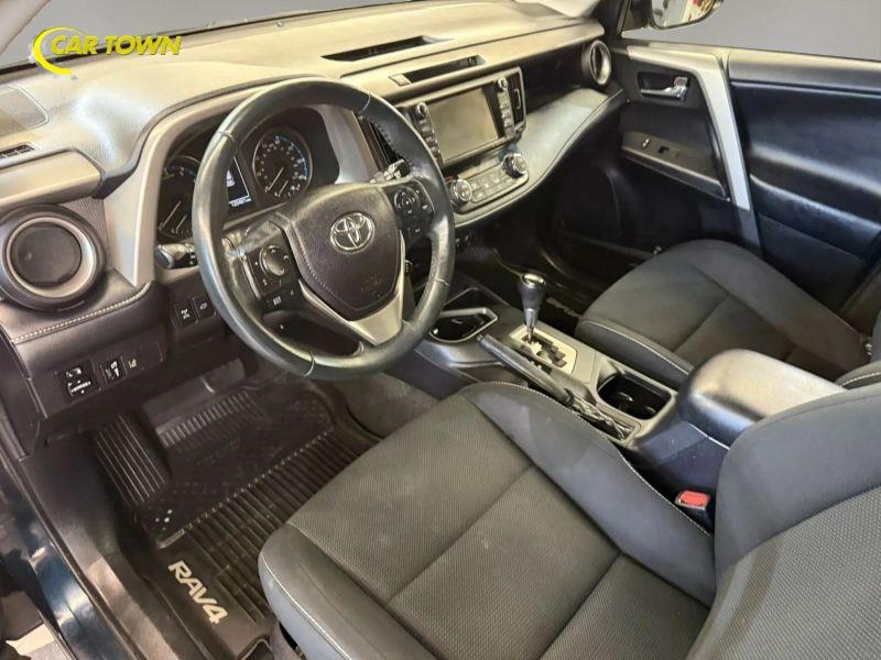 Vehicle photo 16