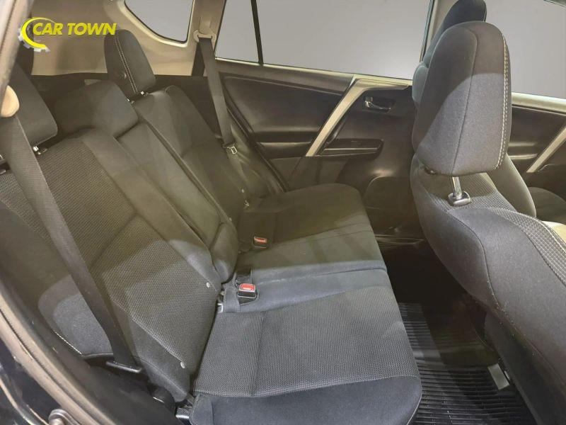 Vehicle photo 29