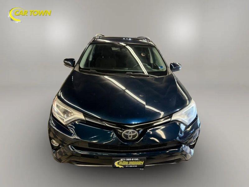Vehicle photo 3
