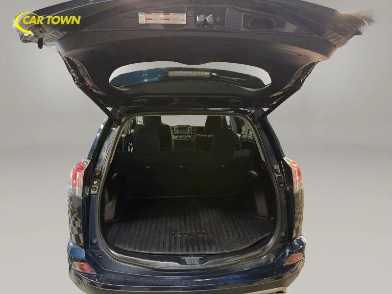 Vehicle photo 33