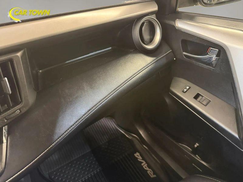 Vehicle photo 38